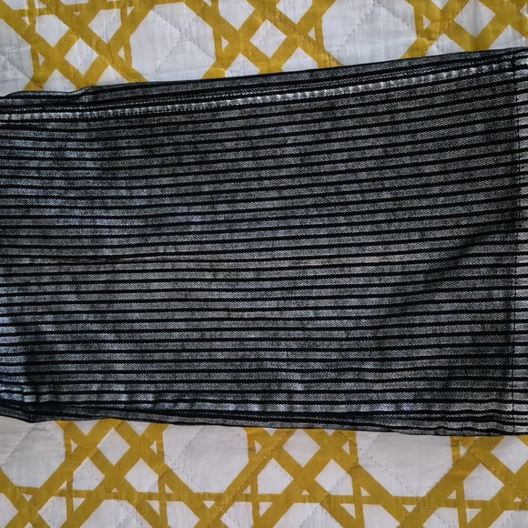 We The Free Silver/Black Striped Wide Leg Jeans Size 29 X 34 Never Worn - Picture 4 of 7